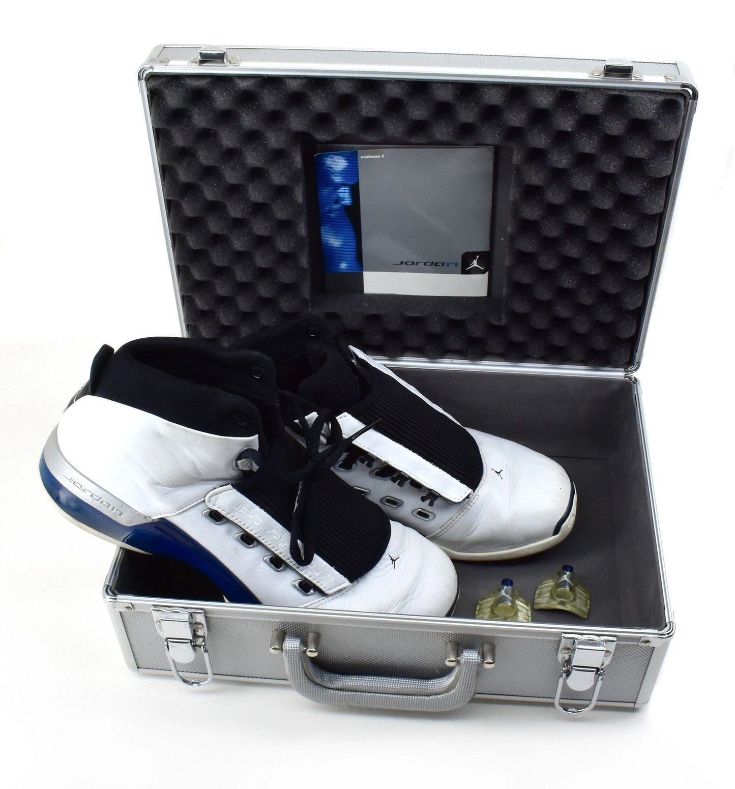 Nike Air Jordan 17 XVII Original 2001 Release w/ Suitcase Size 11