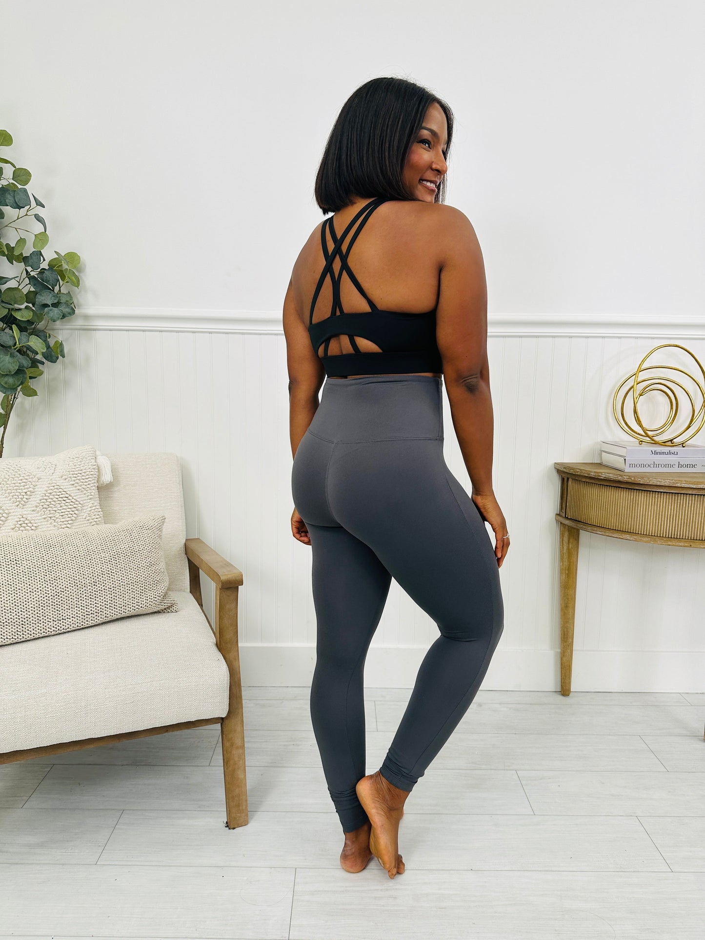 Moves Like Midnight Leggings in Multiple Colors!
