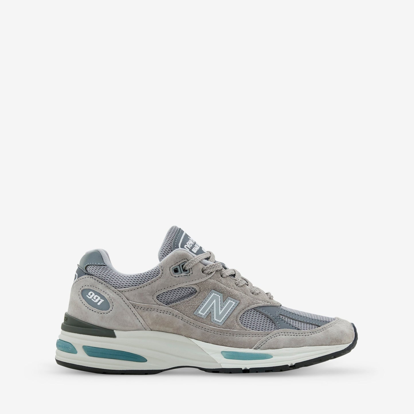 Made in UK 991v2 Dove | Alloy | Silver