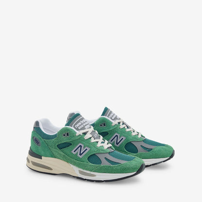 Made in UK 991v2 Mineral Green | Comfrey | Moon Mist