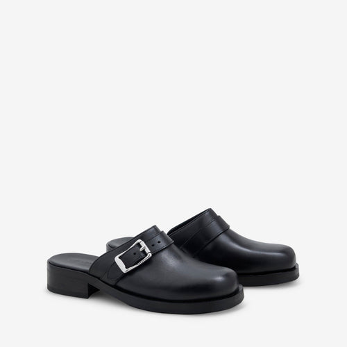 Camion Mule Black Leather