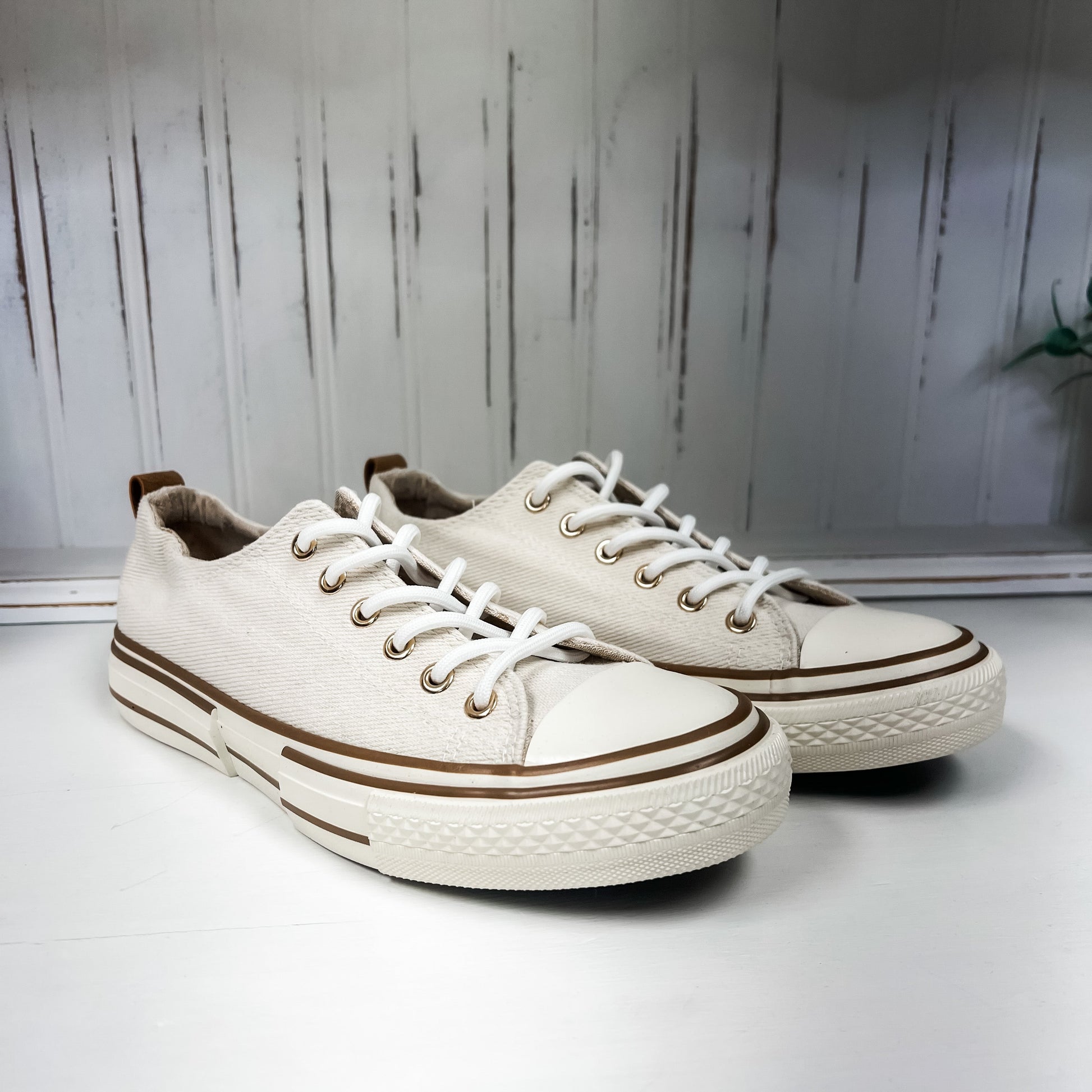 Driana Sneaker - White